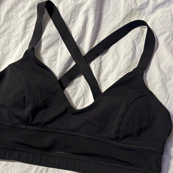EXCELLENT Lululemon Body Con Sports Yoga Mesh Luxtreme Black Bra Size 8 - Picture 3 of 9